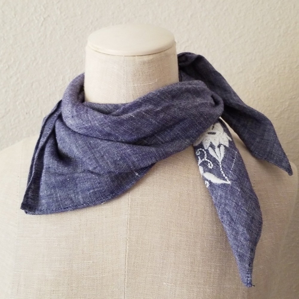 Chambray scarf with ivory flower detail